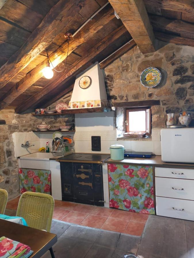 Vivienda Pasiega Lo Lucas 1920 San Roque de Ríomiera Extérieur photo