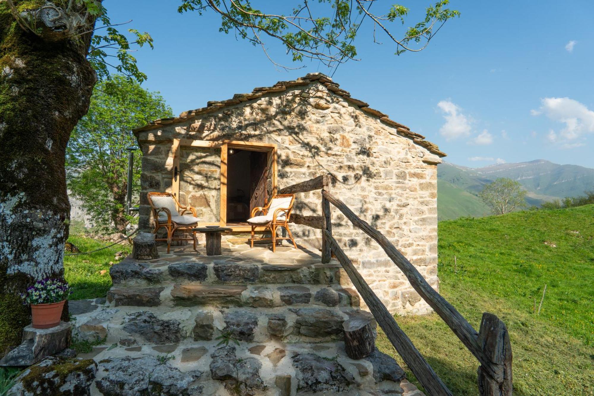 Vivienda Pasiega Lo Lucas 1920 San Roque de Ríomiera Extérieur photo
